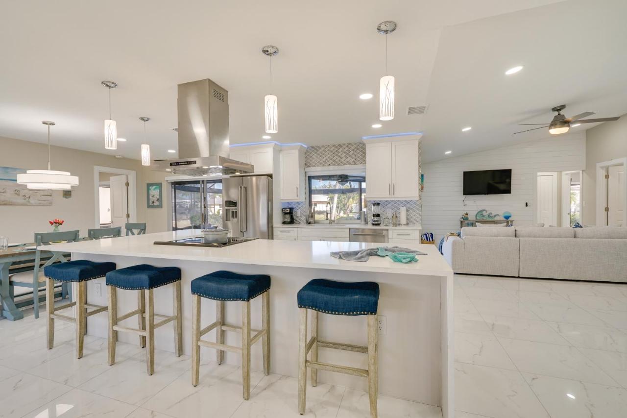 Holiday home Waterfront With Private Pool! Cape Coral
