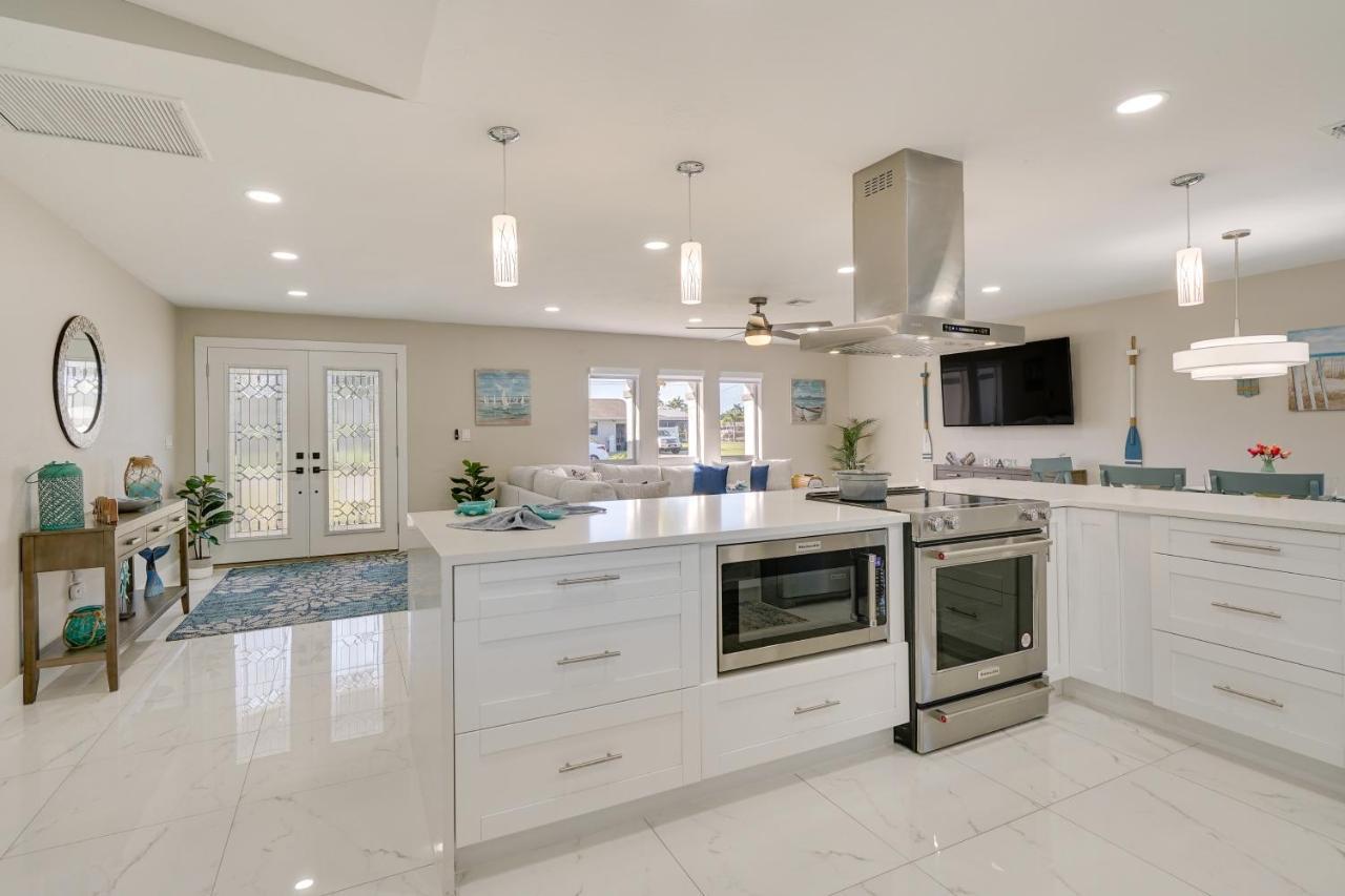 Holiday home Waterfront With Private Pool! *