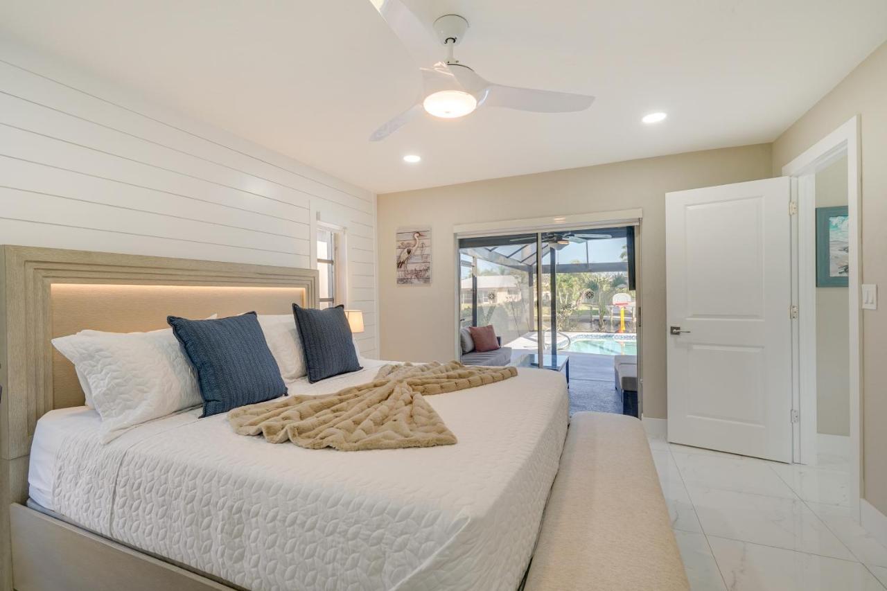 Waterfront With Private Pool!