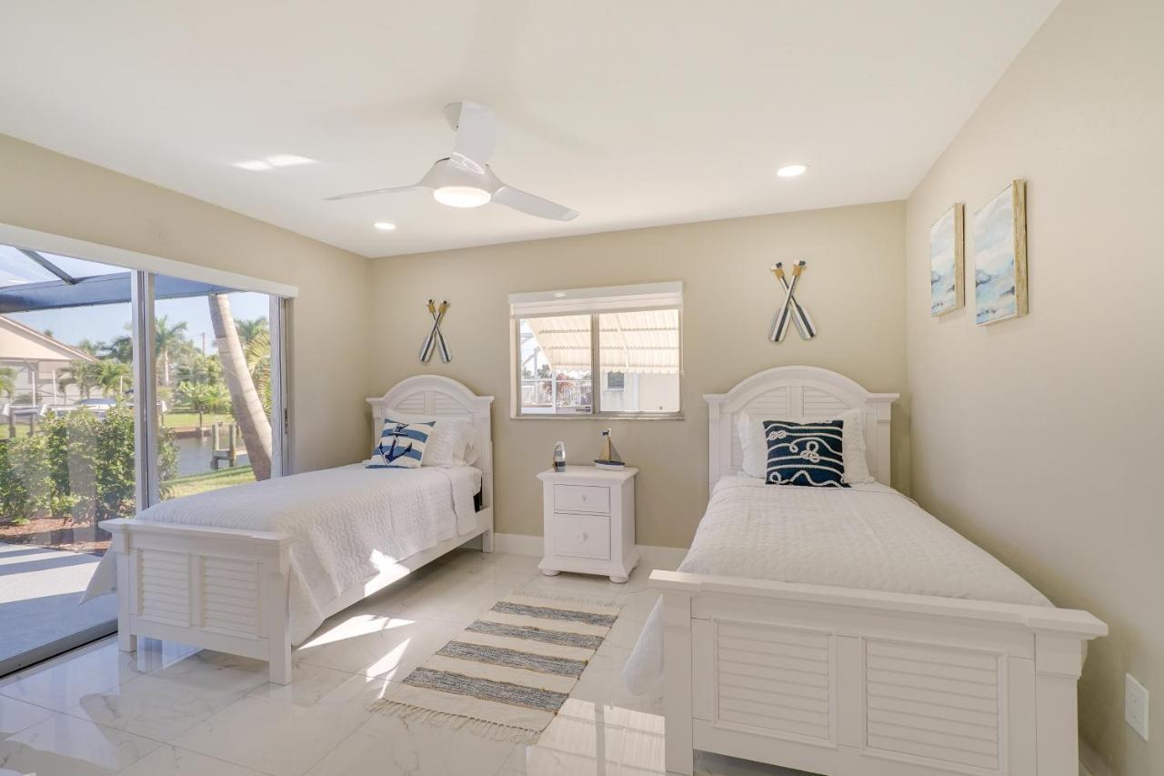 Waterfront With Private Pool! Cape Coral