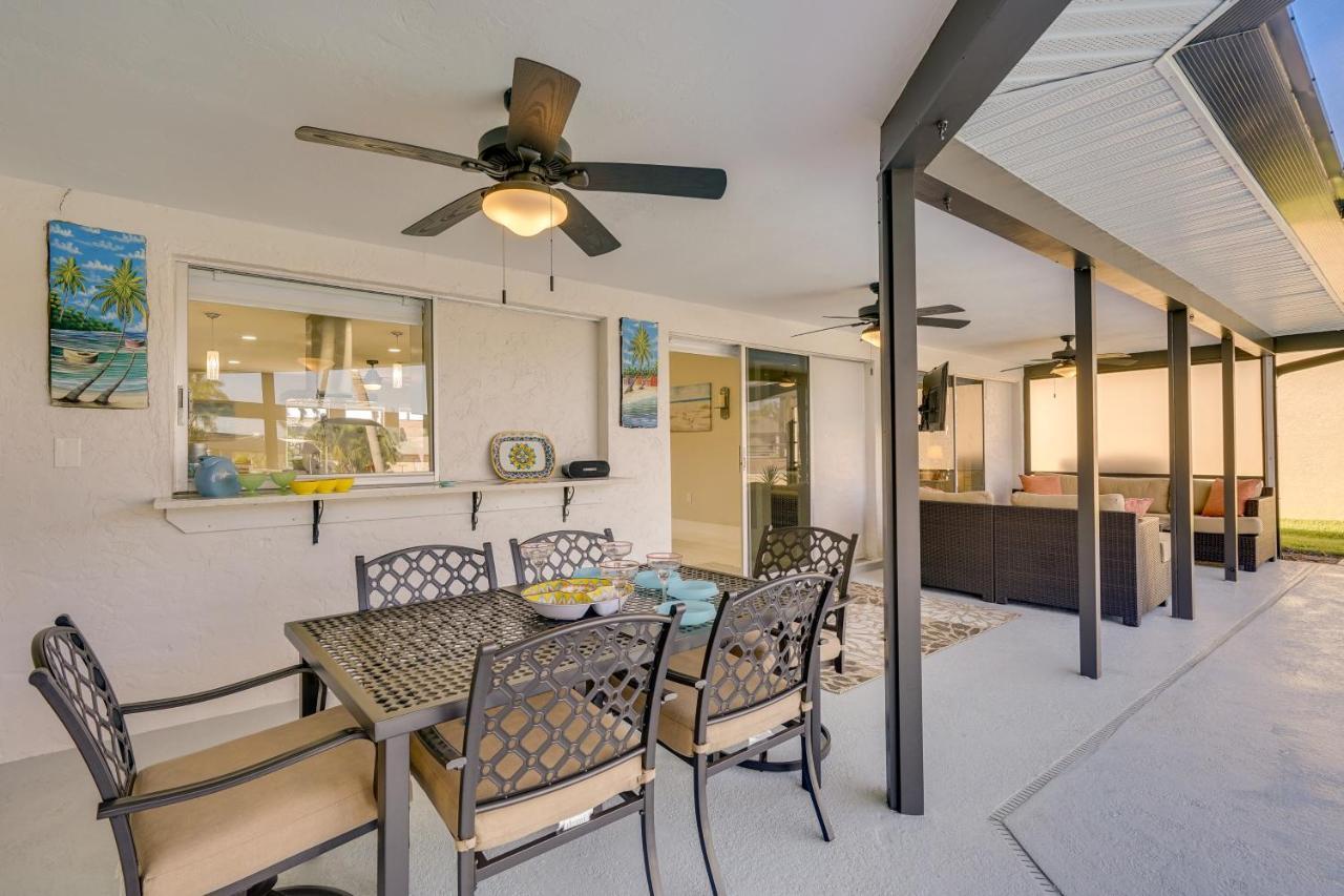 Waterfront With Private Pool! * Cape Coral