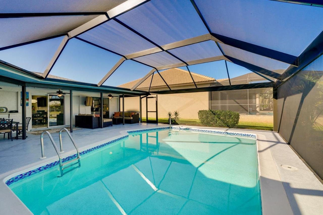 Waterfront With Private Pool! Cape Coral