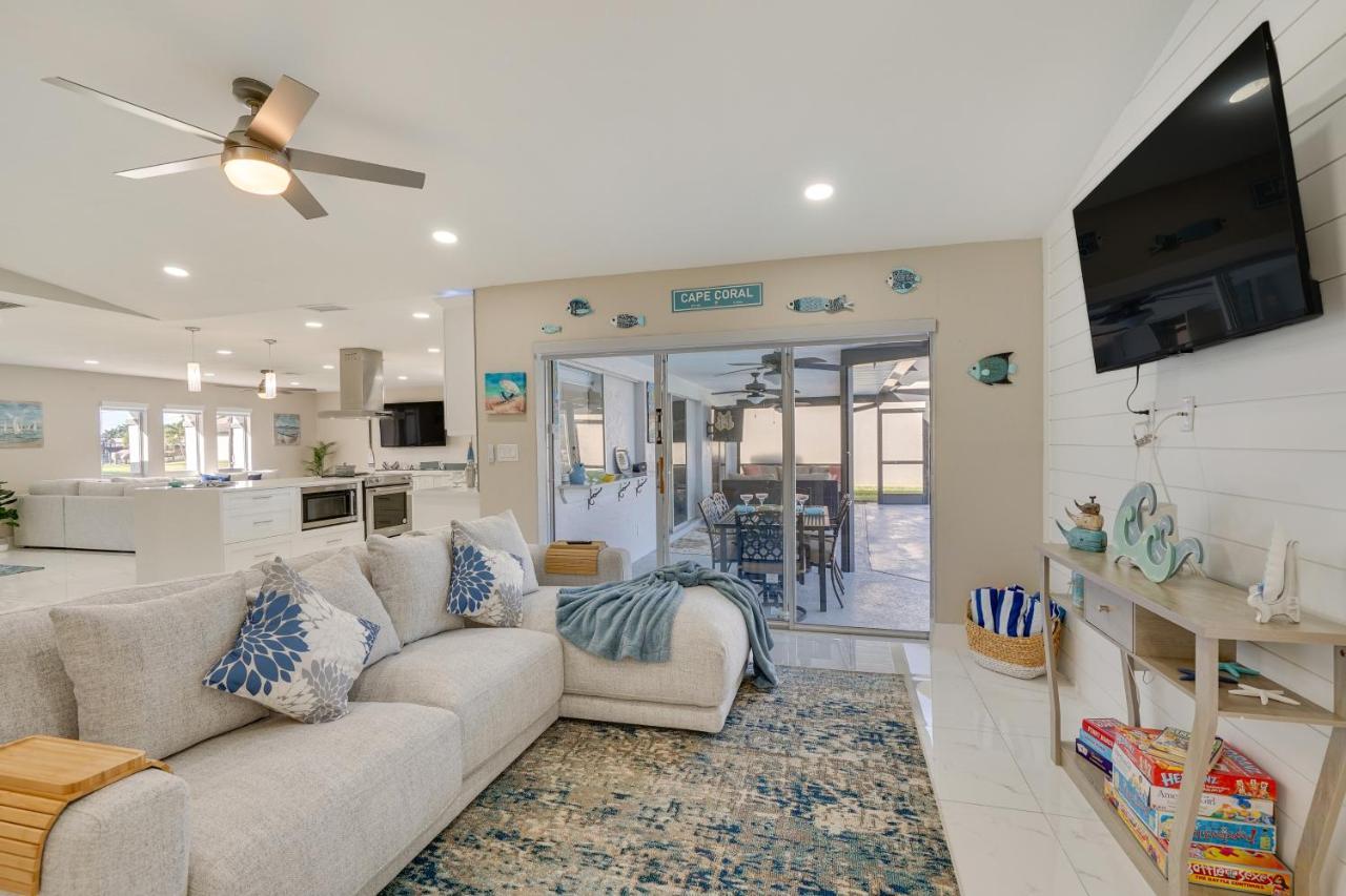 Waterfront With Private Pool! Cape Coral