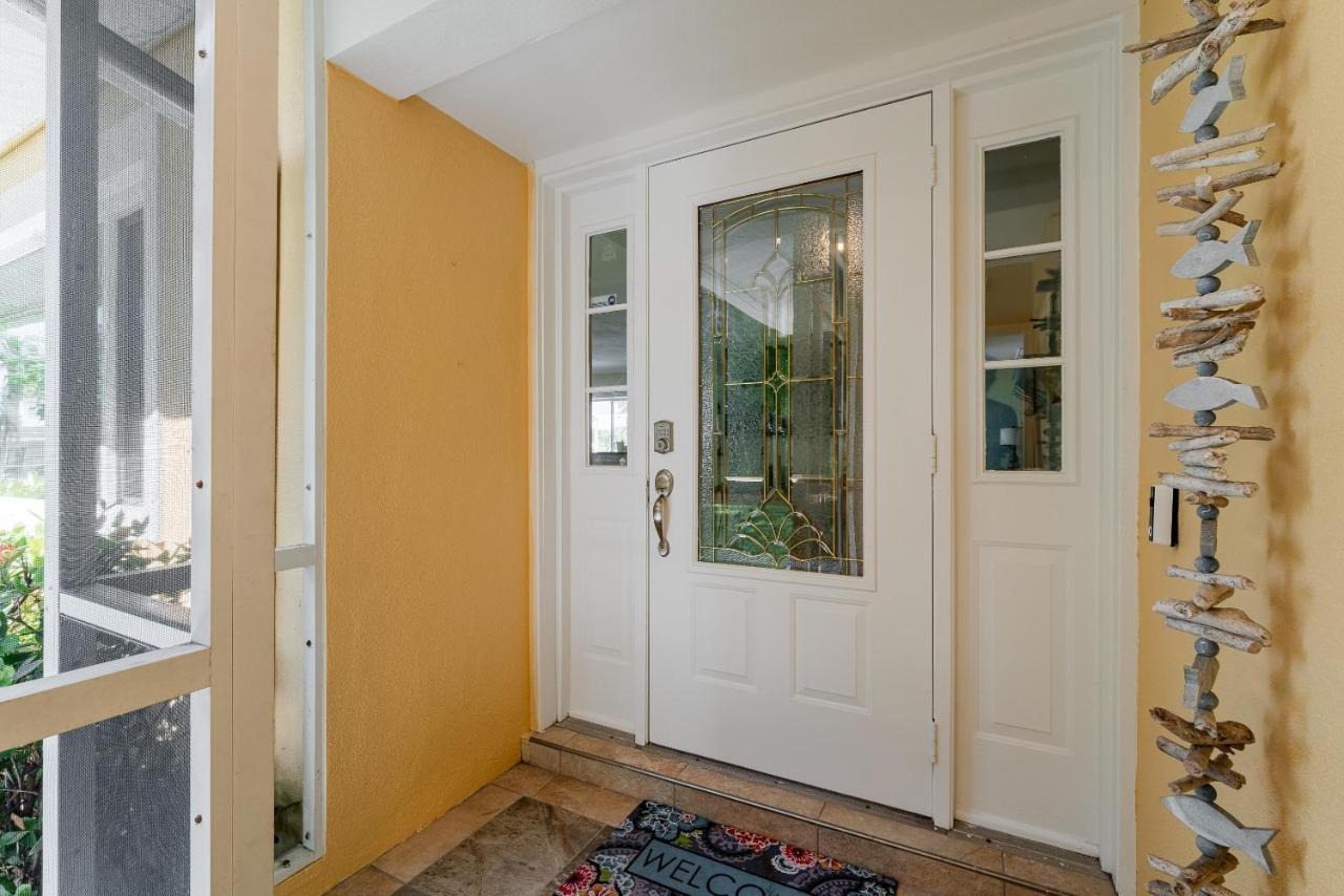 Waterfront! Oversize Corner Yard, Dock W/lift, Hot Tub & Pool - Tropical Calusa - Roelens Holiday home *