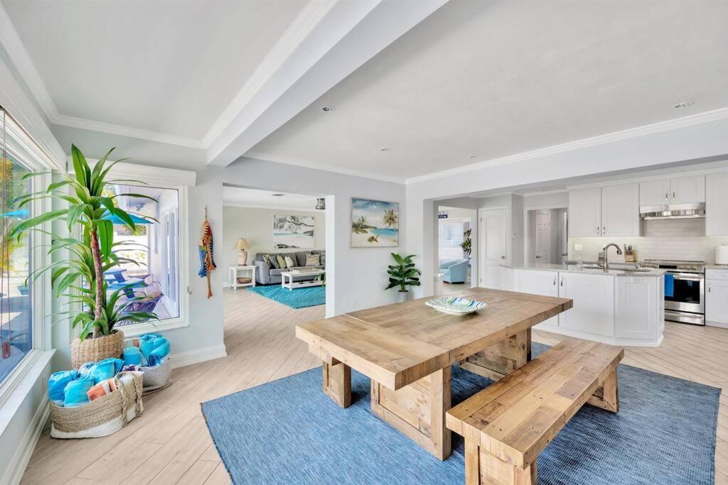 Island Paradise 3 Bed Waterfront/heated Pool Holiday home