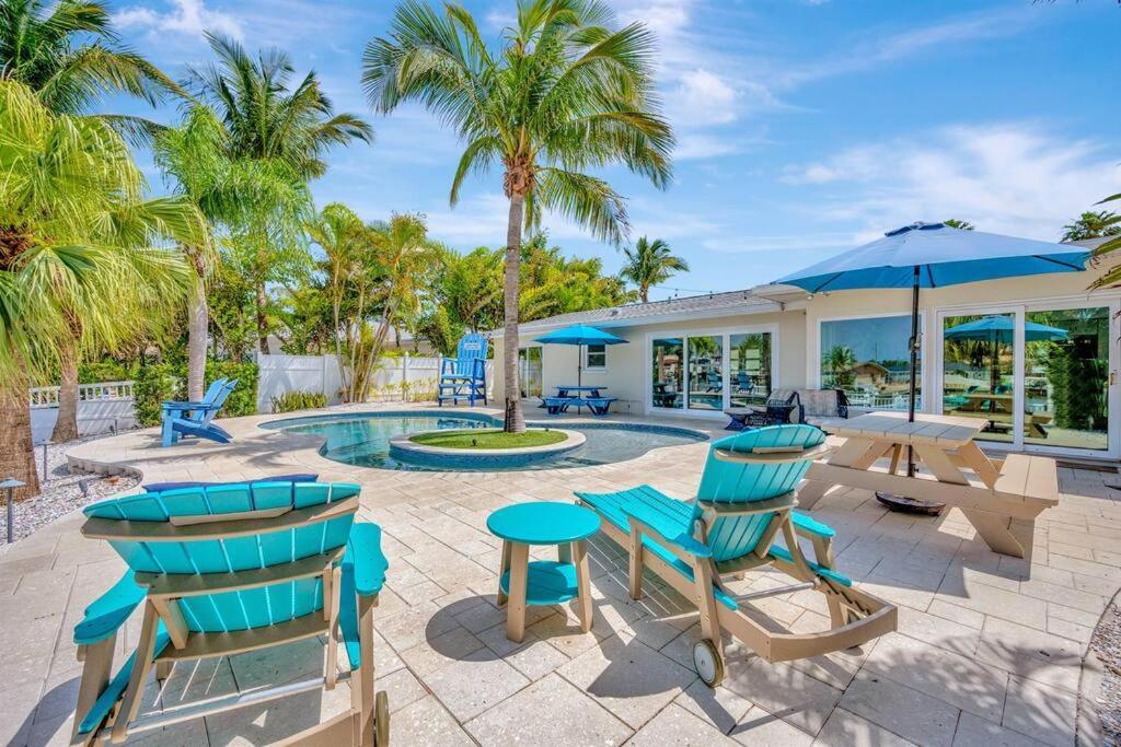 Island Paradise 3 Bed Waterfront/heated Pool