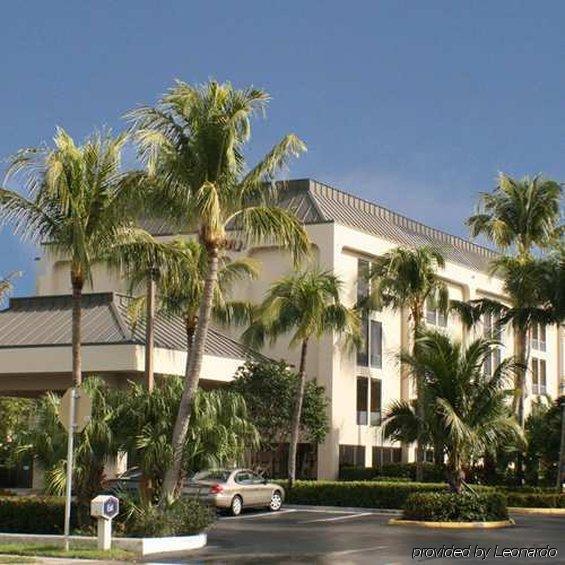 Hampton Naples-central 3*