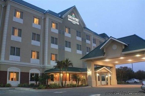 Hotel Country & By Radisson, St Petersburg - Clearwater, Fl
