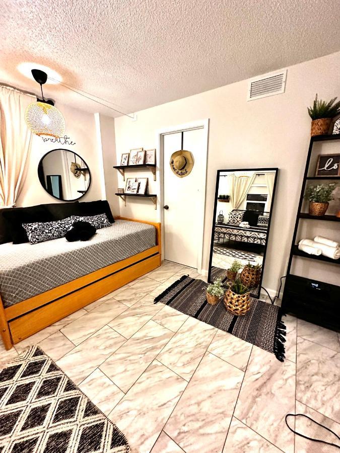 Apartment Oasis 601 Gorgeous Ocean Front Ocean View For 10 Sleeps Up To 15 Daytona Beach