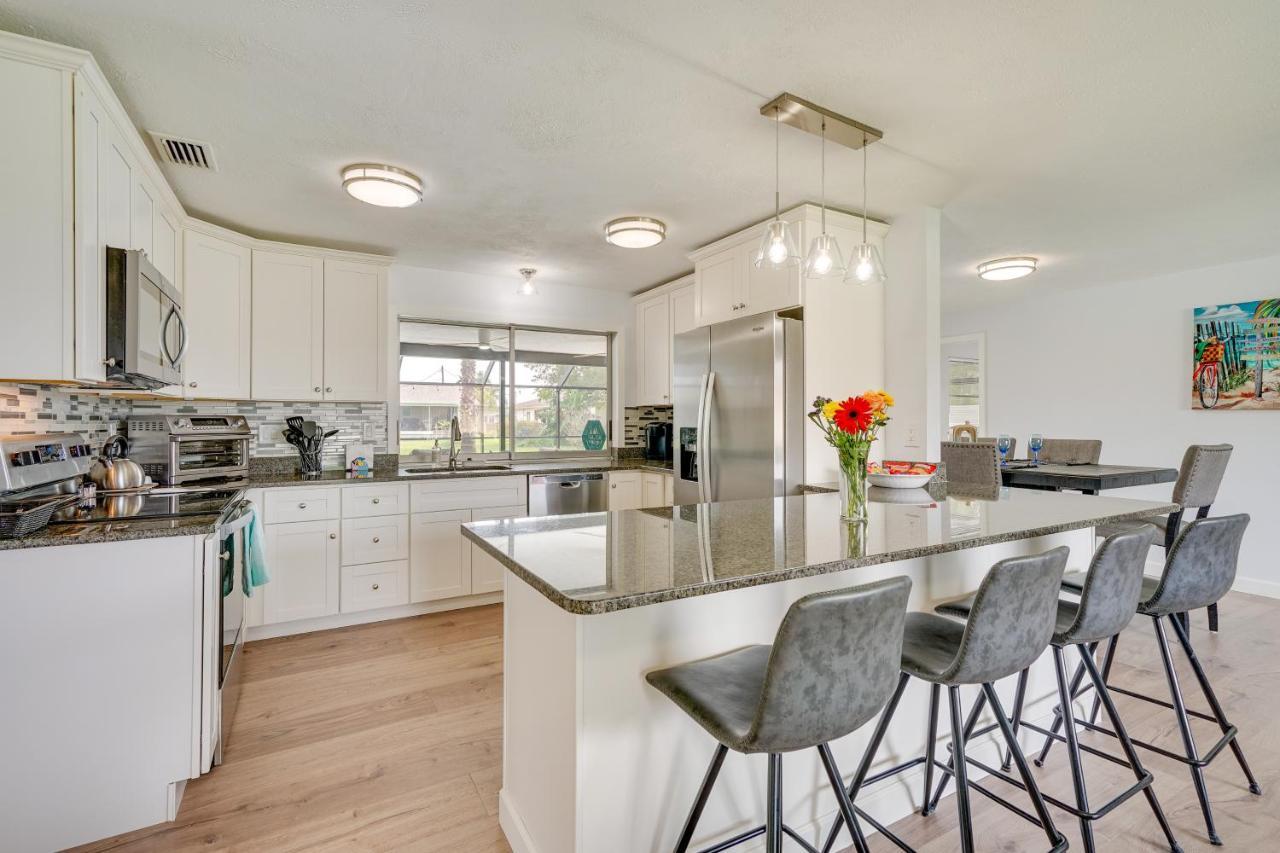 Holiday home Vacation With Private Pool And Lanai! Cape Coral