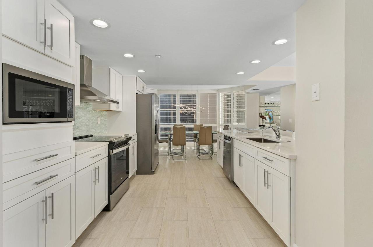 Apartment 50 Shades Of White - Gullwing #805 - 6620 Estero Blvd *