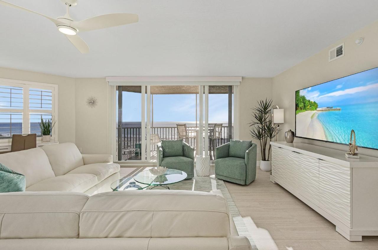 50 Shades Of White - Gullwing #805 - 6620 Estero Blvd *