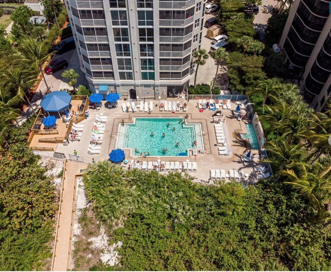 50 Shades Of White - Gullwing #805 - 6620 Estero Blvd *