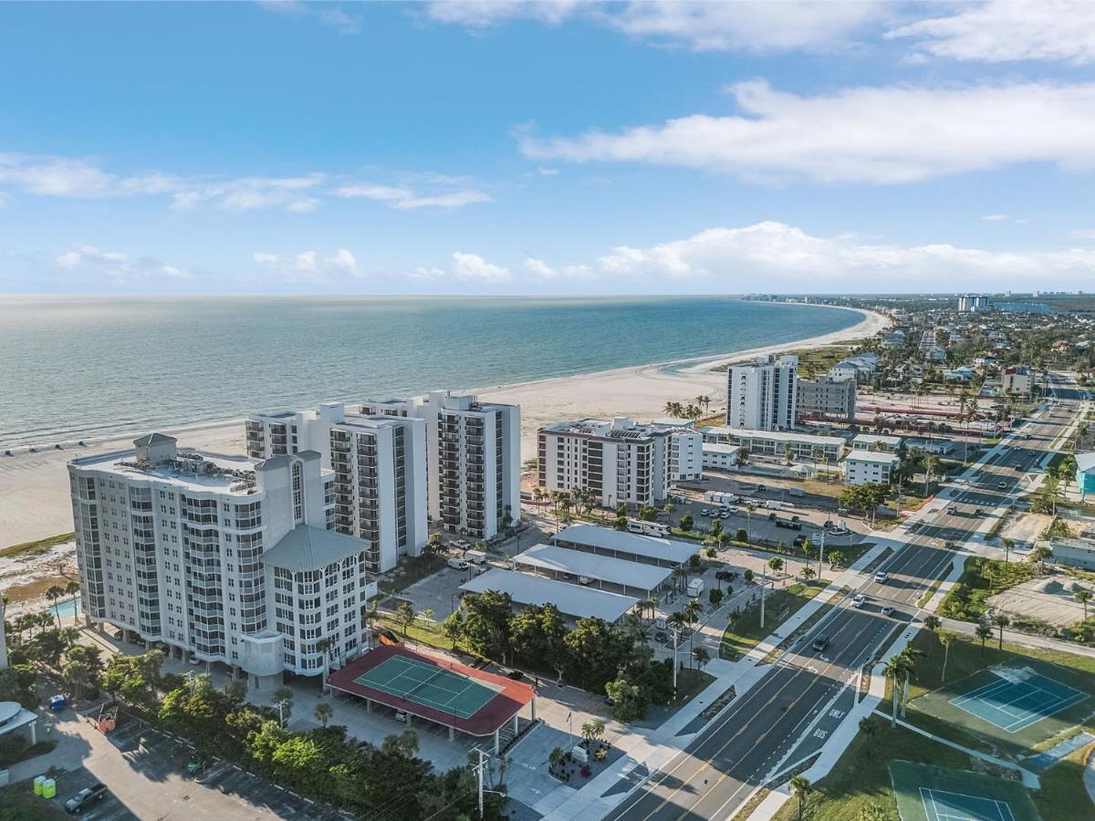 50 Shades Of White - Gullwing #805 - 6620 Estero Blvd *