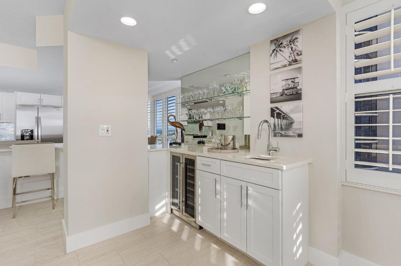 50 Shades Of White - Gullwing #805 - 6620 Estero Blvd Fort Myers Beach