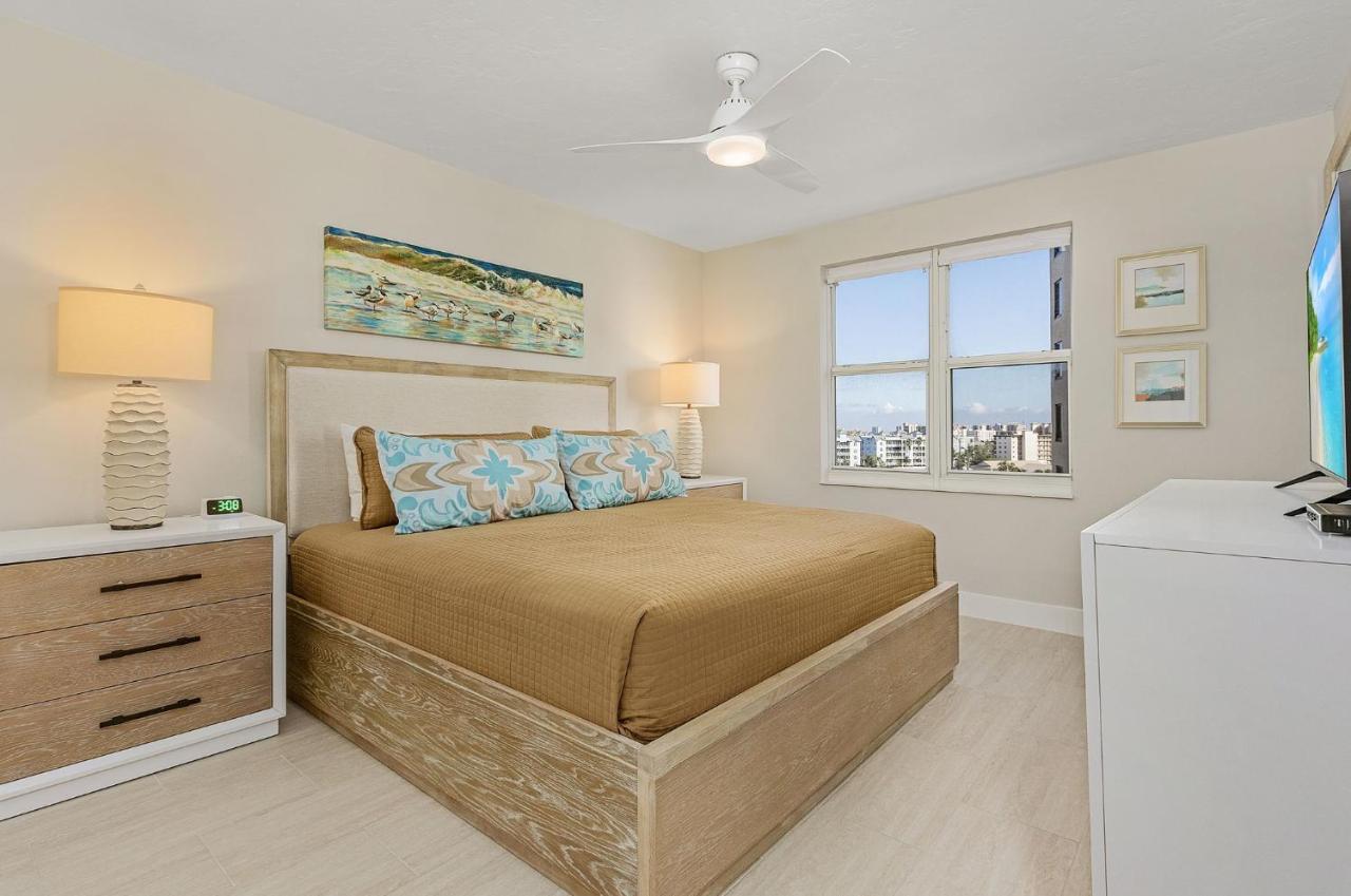 50 Shades Of White - Gullwing #805 - 6620 Estero Blvd
