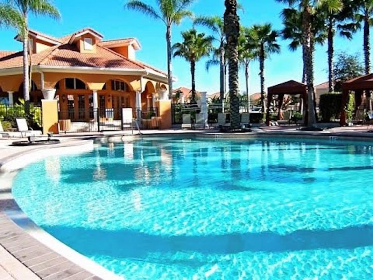 Holiday home Cozy W Private Pool, In Gated Near -130 Davenport