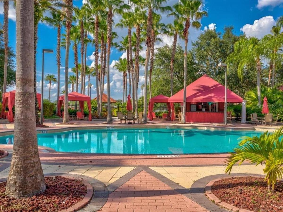 Cozy W Private Pool, In Gated Near -130 *