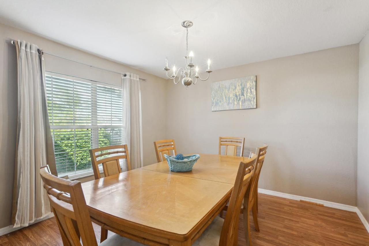 Pet-friendly Retreat With Screened Porch! Holiday home