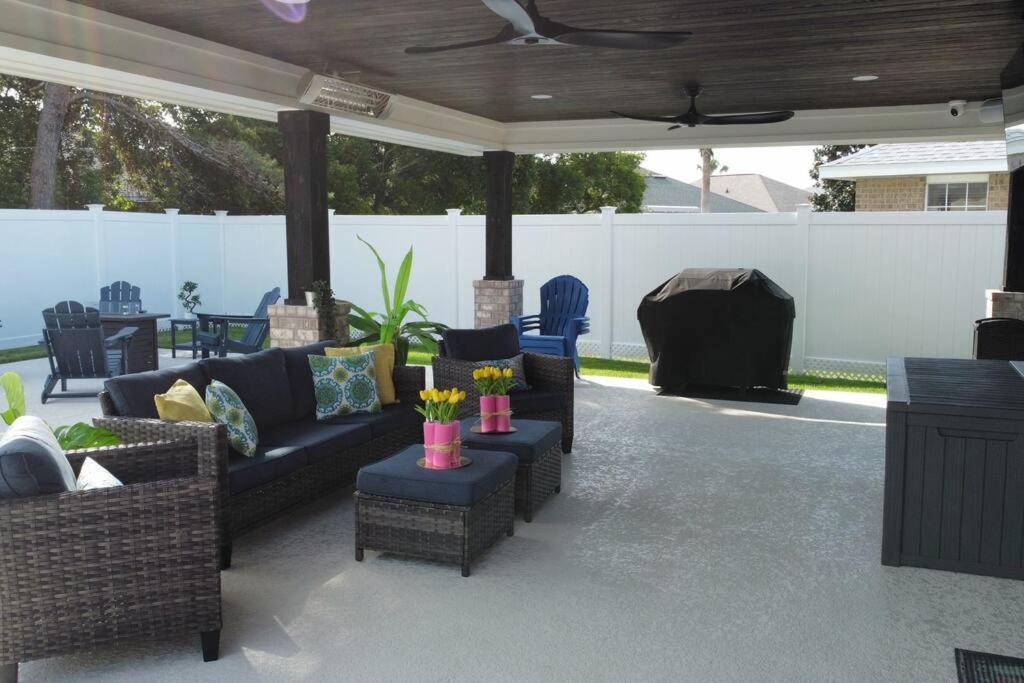 Miramar Walk To Pet Friendly