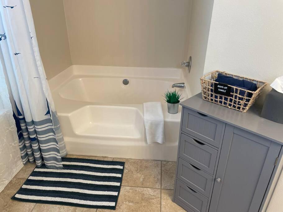Holiday home Miramar Walk To Pet Friendly