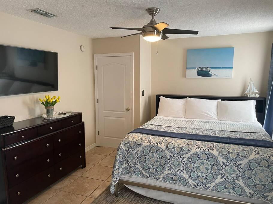 Miramar Walk To Pet Friendly * Destin