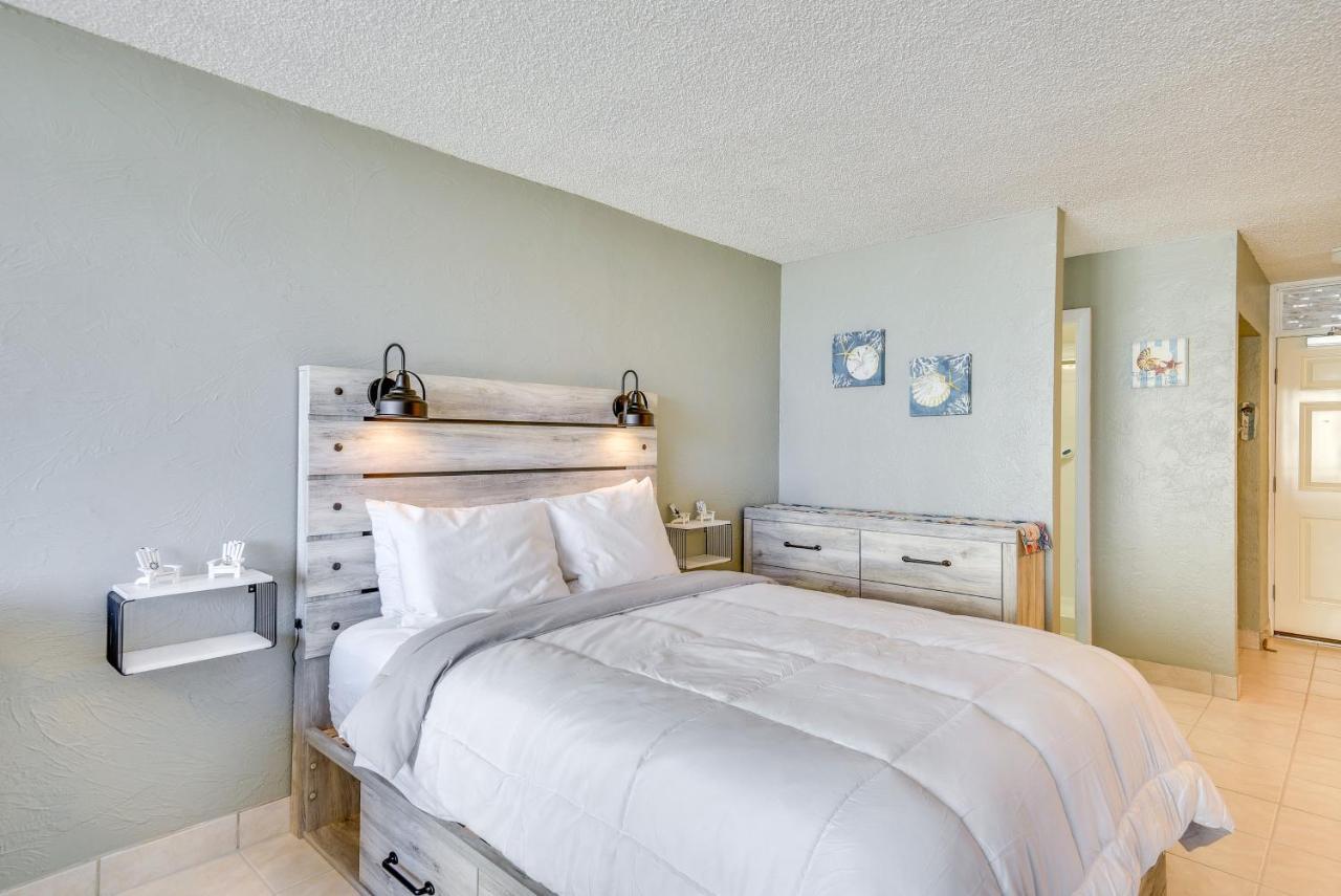 Breezy Daytona With Balcony And Views! Apartment