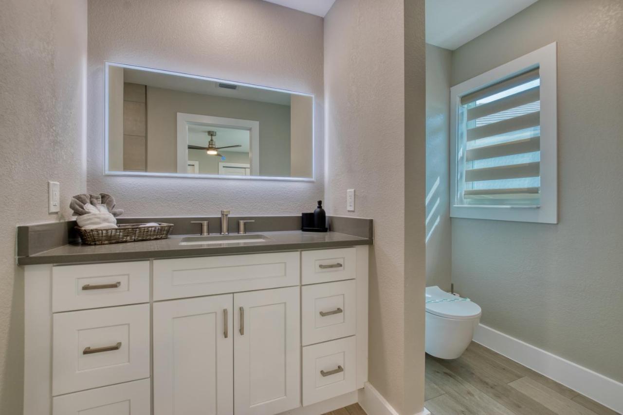 Villa Vanity - 3 Beds - 3 Baths - 6 Guests - Gulf Access & Pool/spa - Incl.10% Off Boat Cape Coral