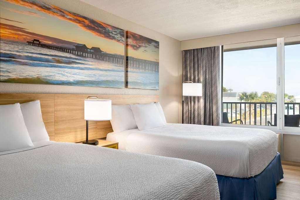 Days By Wyndham Cocoa Port Canaveral Motel