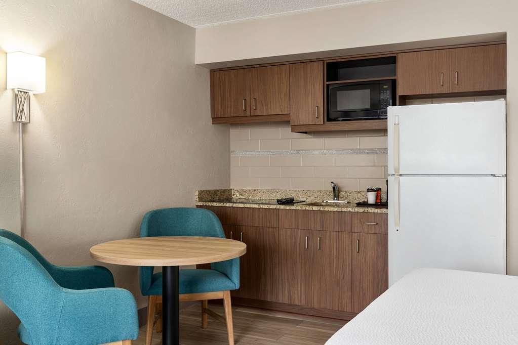 Days By Wyndham Cocoa Port Canaveral 2*