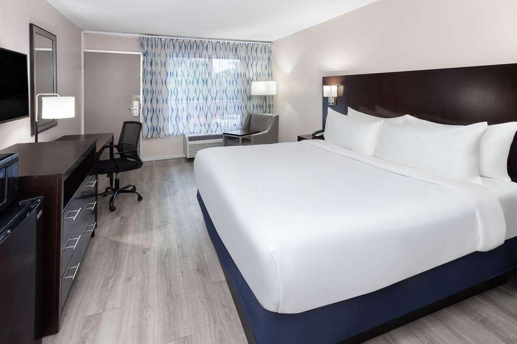 Days By Wyndham Hotel 2*