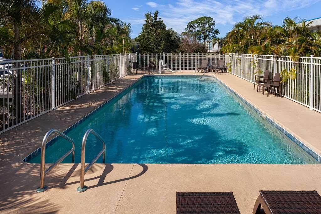 Days By Wyndham Hotel