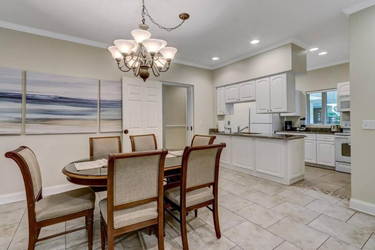 Comfort And Style At Aip Holiday home