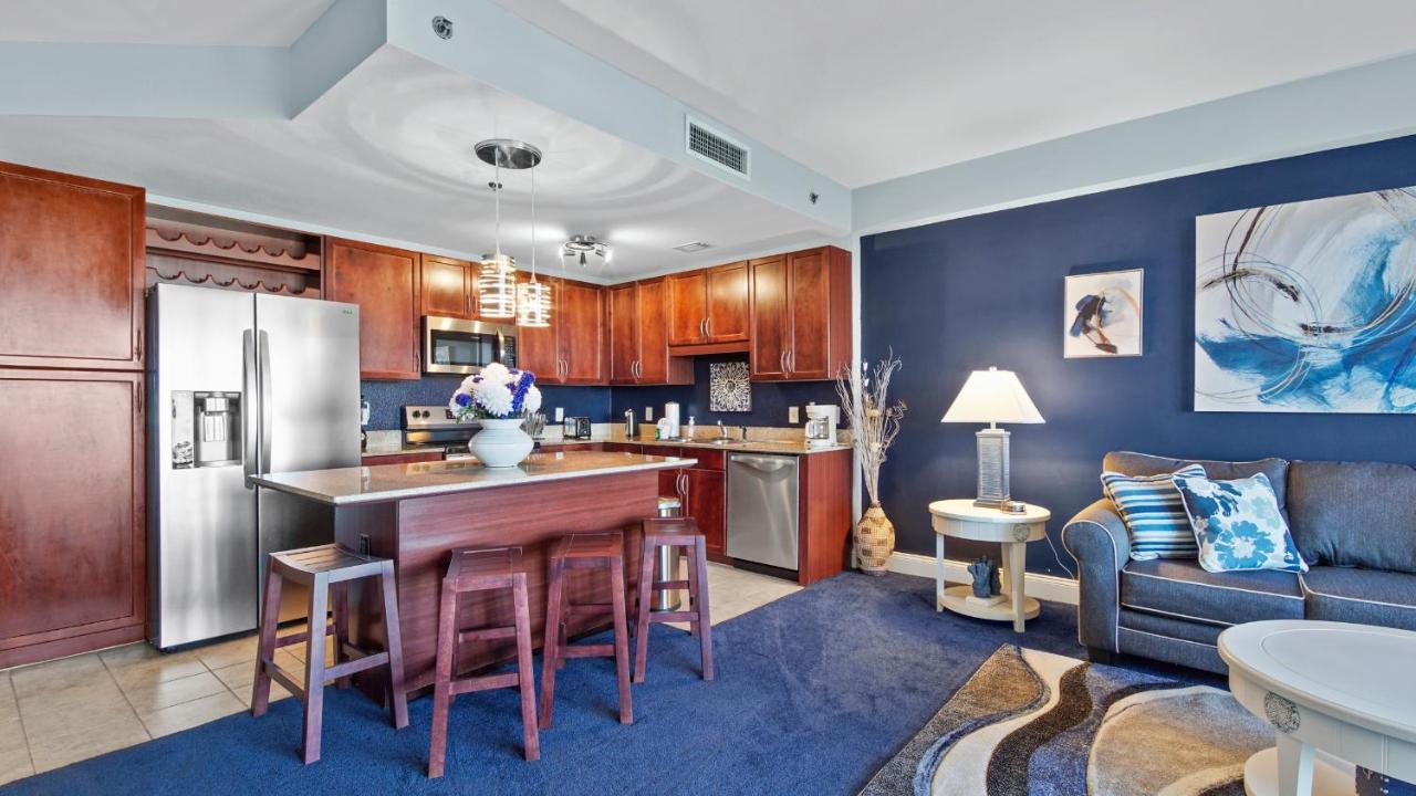 Laketown Wharf 1537 Apartment *