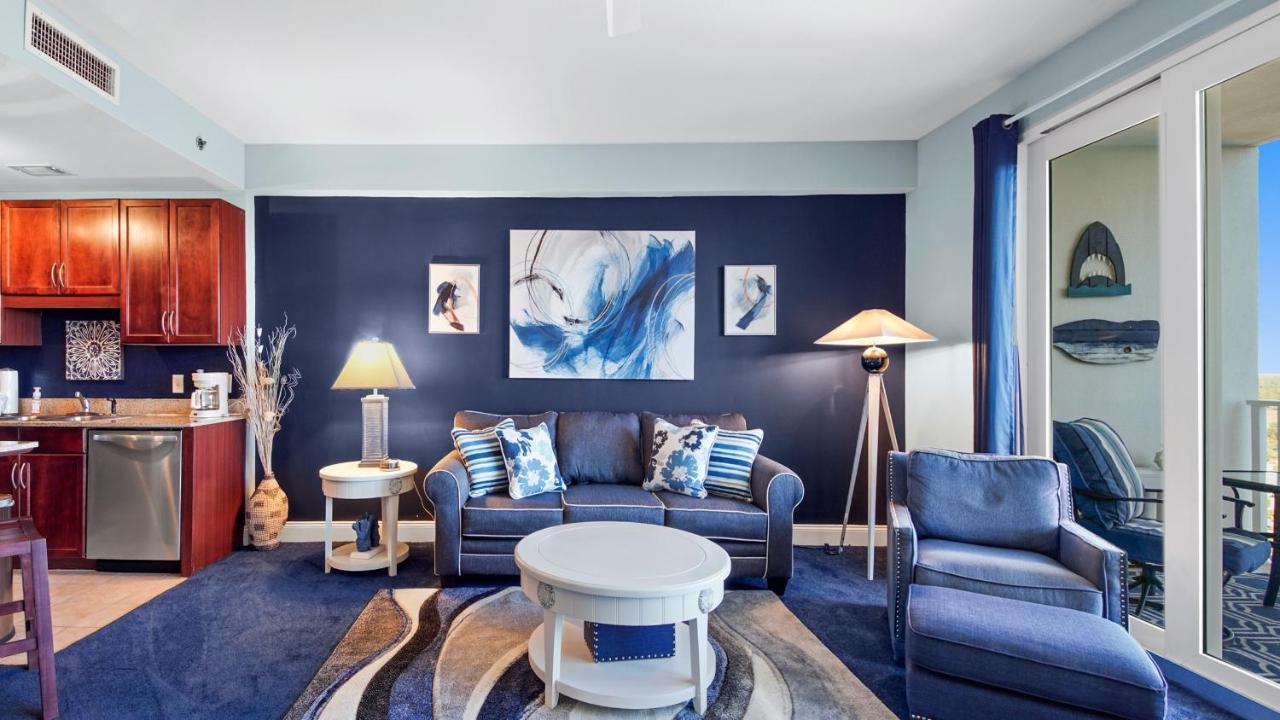 Laketown Wharf 1537 Apartment *
