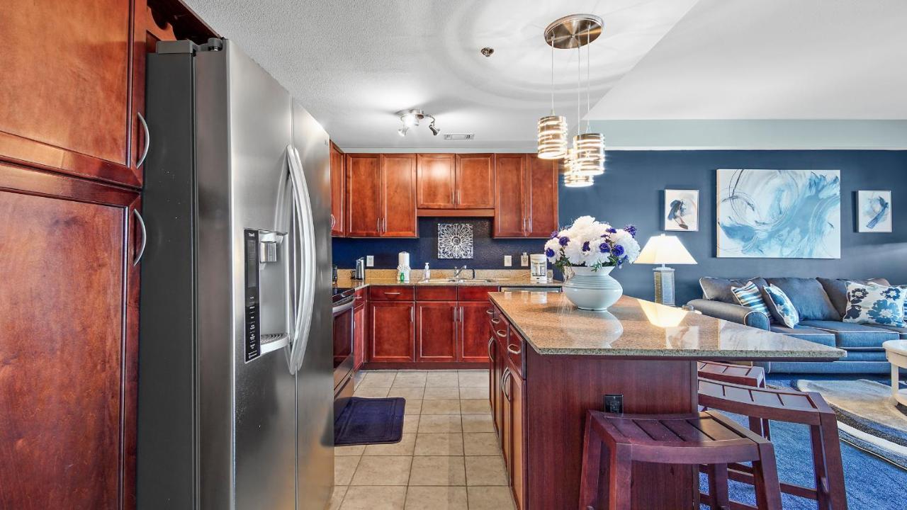 Laketown Wharf 1537 Apartment