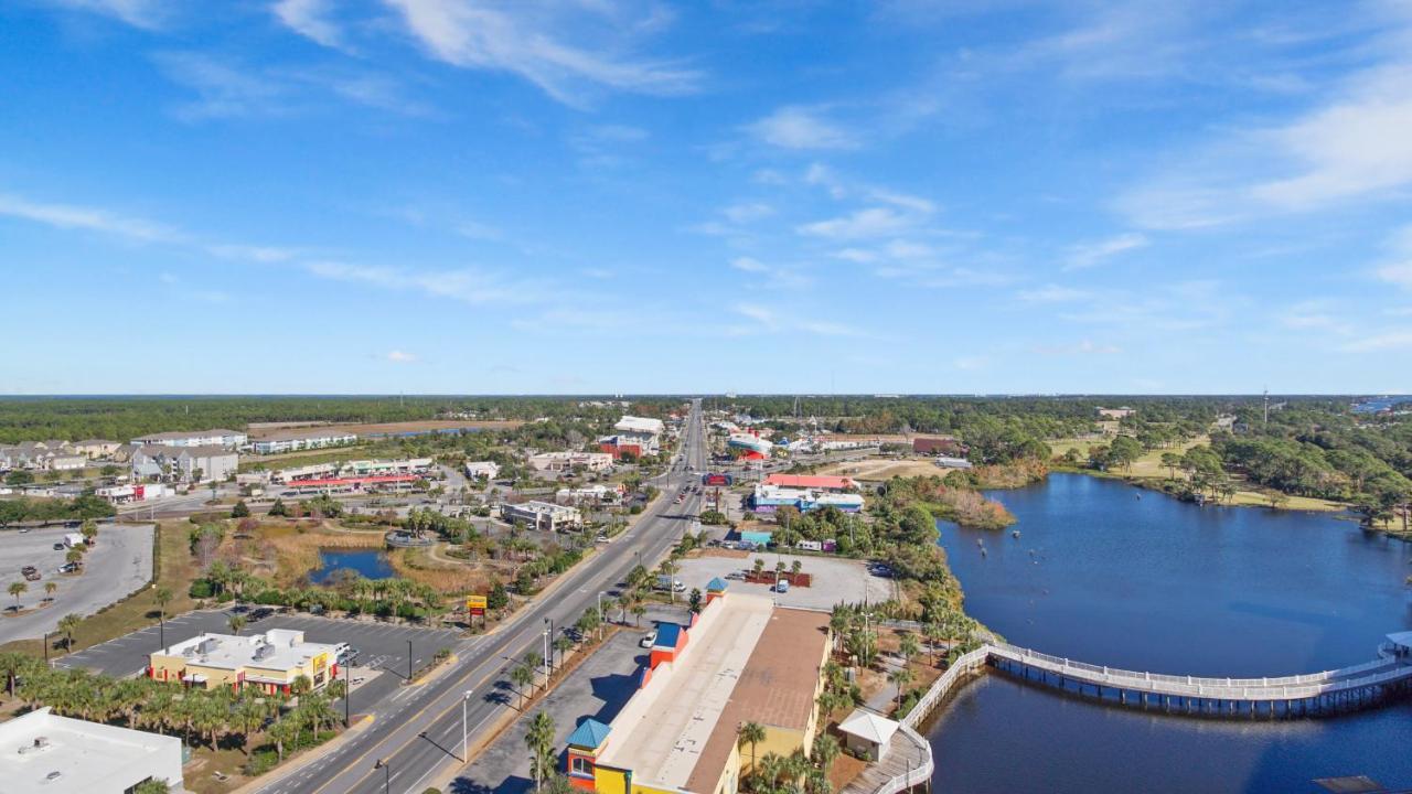 Laketown Wharf 1537 Apartment