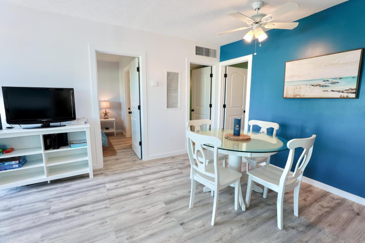 Barefoot And Tan Apartment *