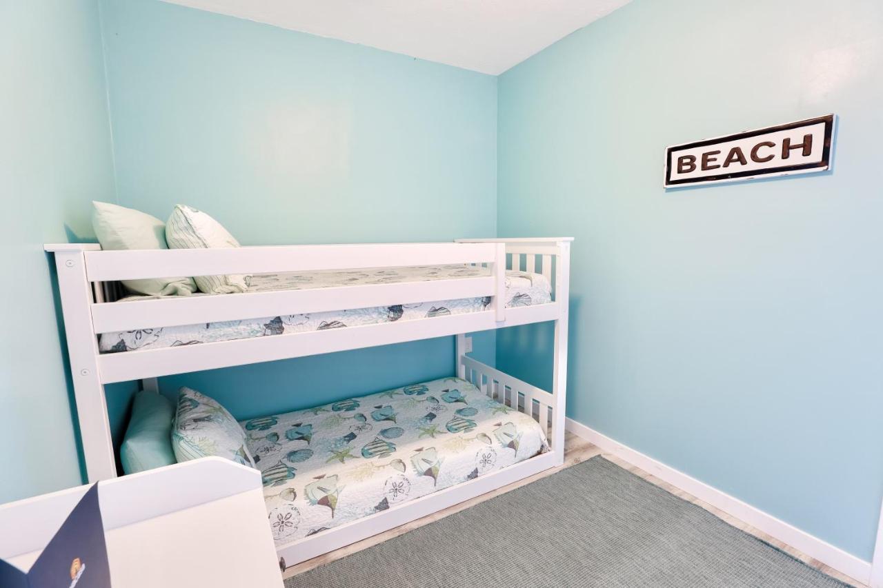 Apartment Barefoot And Tan Cocoa Beach