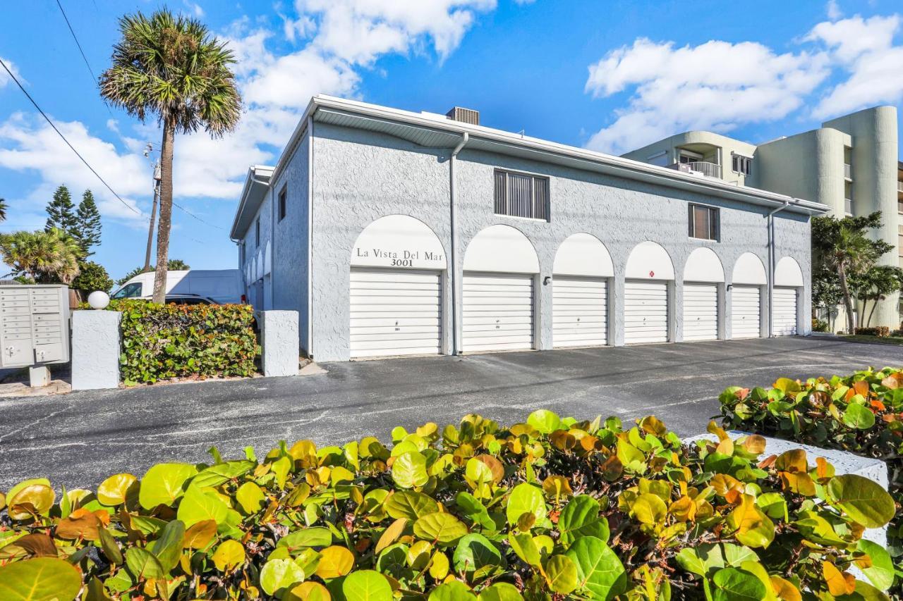 Apartment Barefoot And Tan Cocoa Beach
