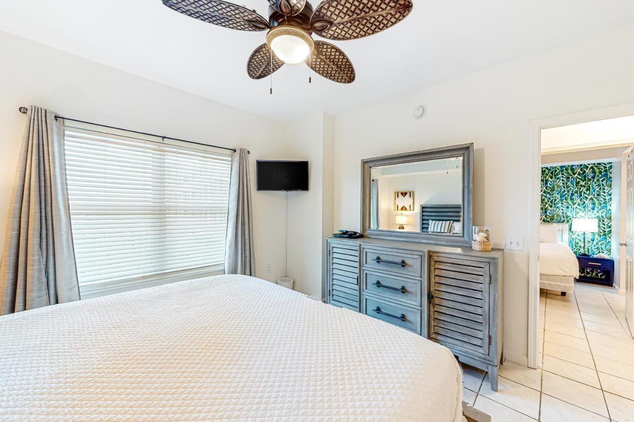 Majestic Sun B1010 Apartment *
