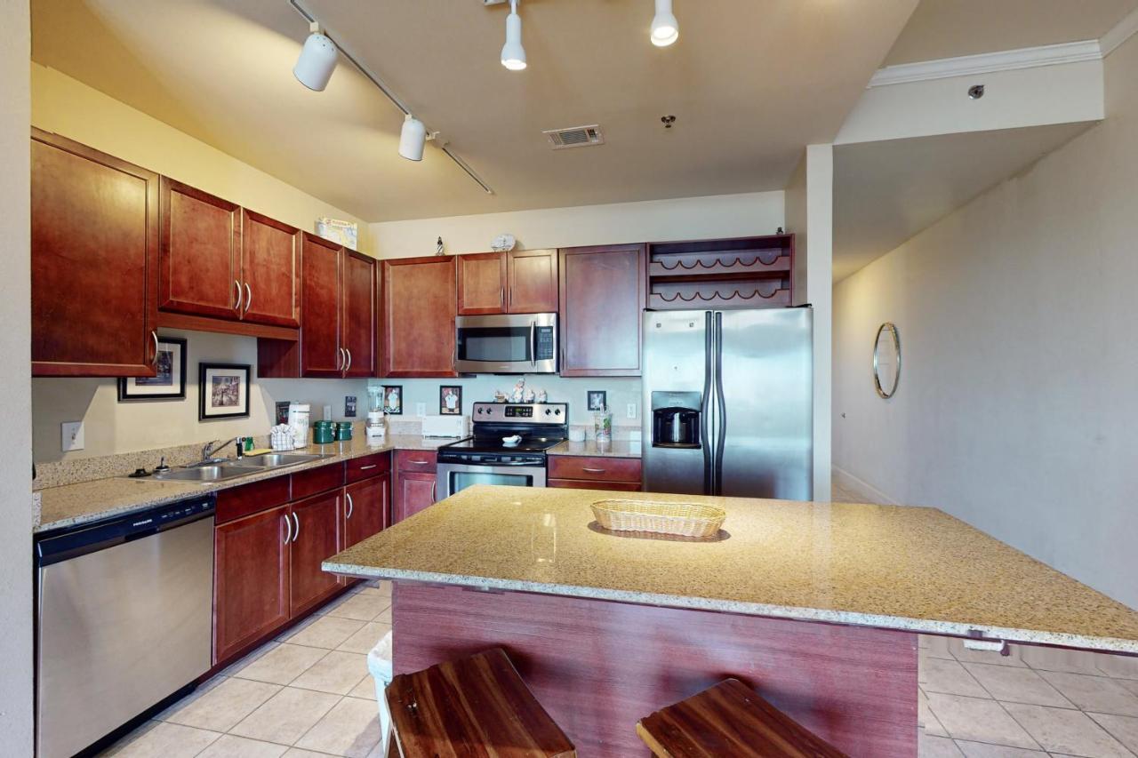 Apartment Laketown Wharf 2029 Panama City Beach