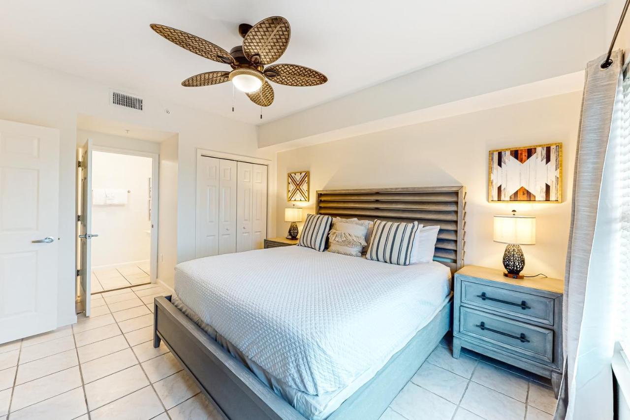 Majestic Sun B1010 Apartment *