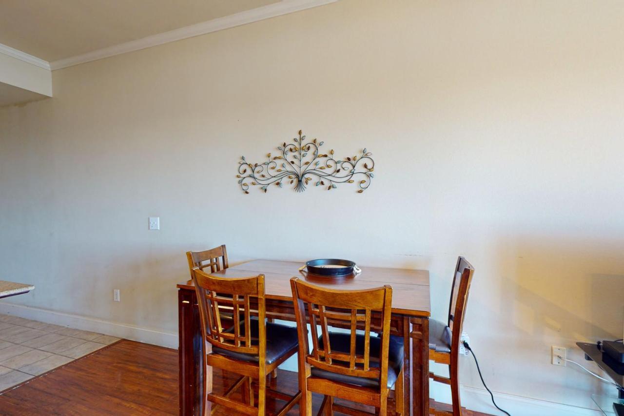 Apartment Laketown Wharf 2029 *