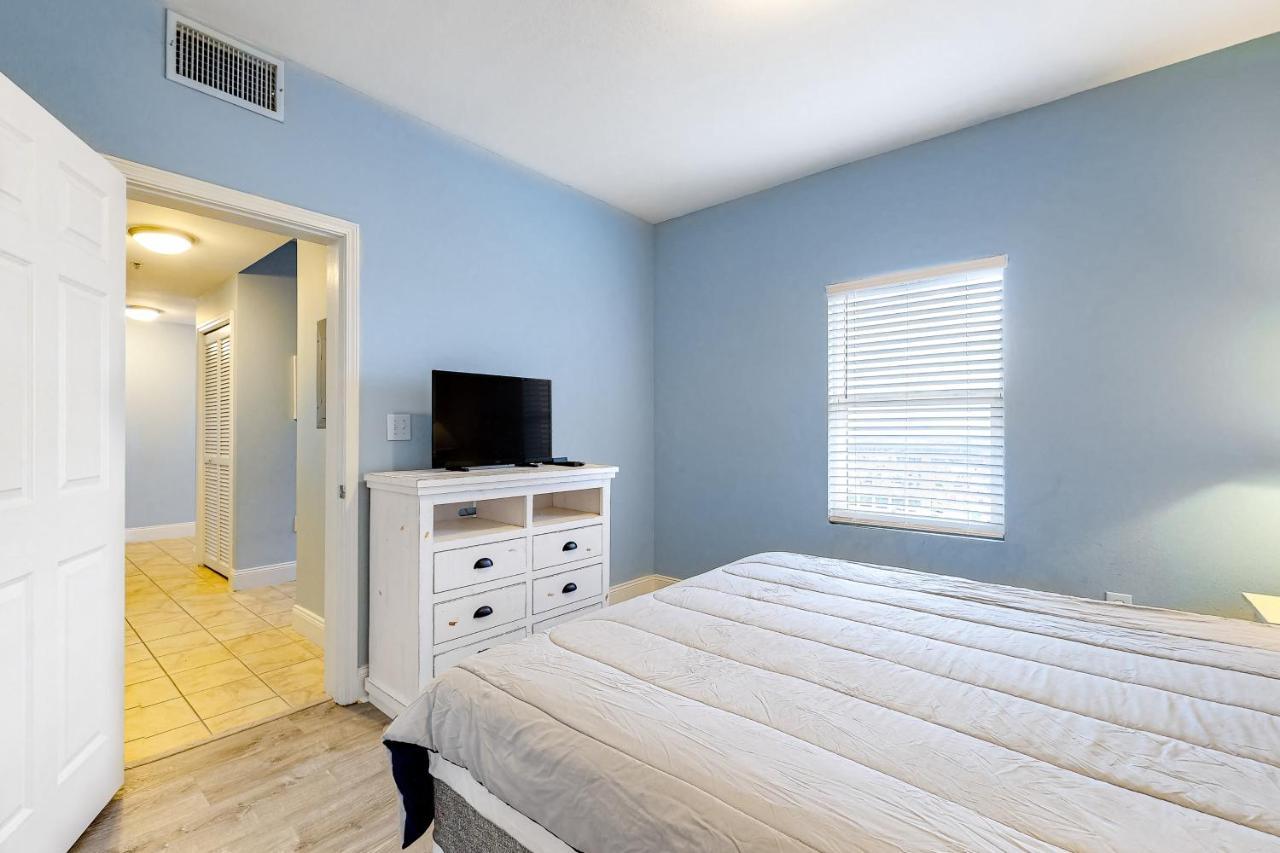 Apartment Laketown Wharf 1625