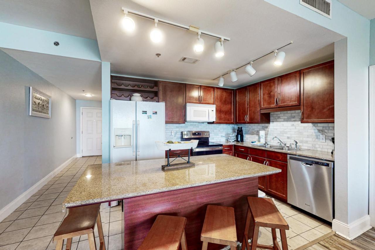 Apartment Laketown Wharf 1832