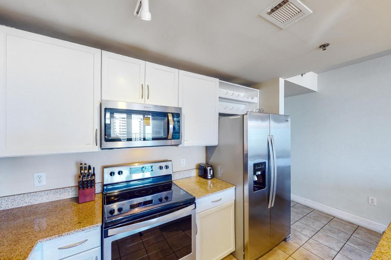 Apartment Laketown Wharf 710 *