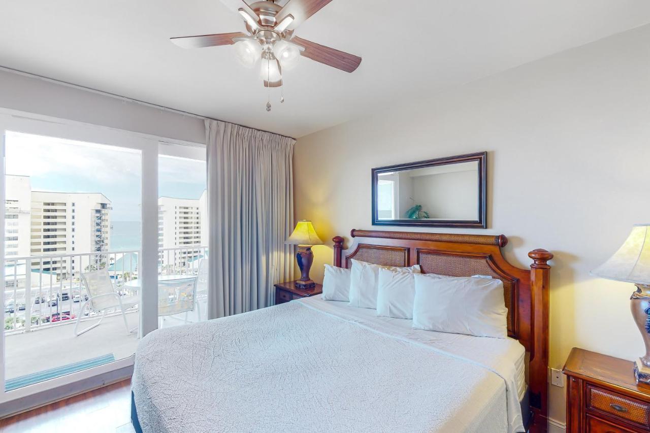 Laketown Wharf 710 Apartment *