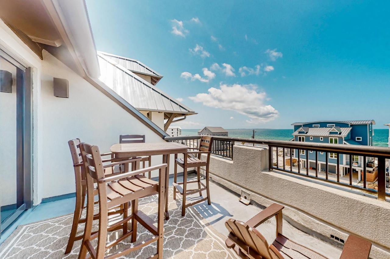 Apartment Renovar At The Club