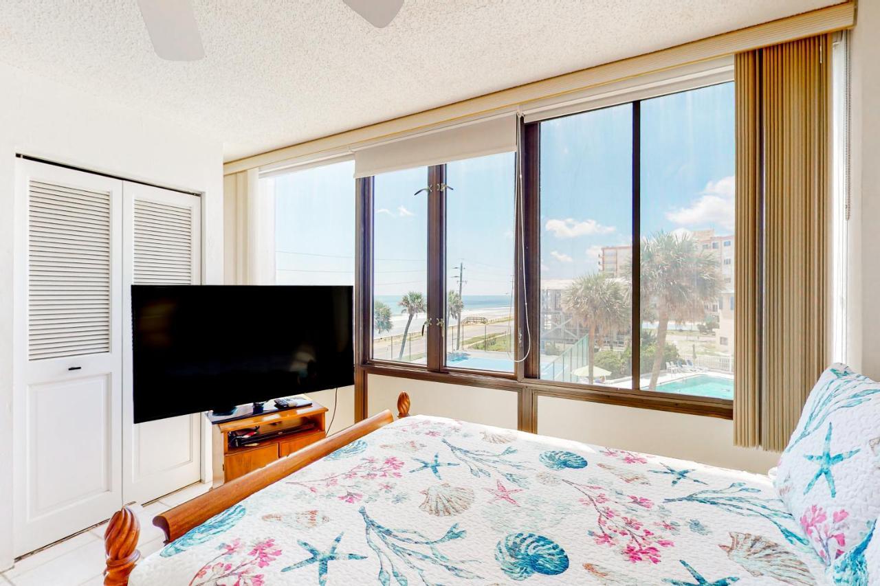 Apartment Right On The Shores, 306 Flagler Beach